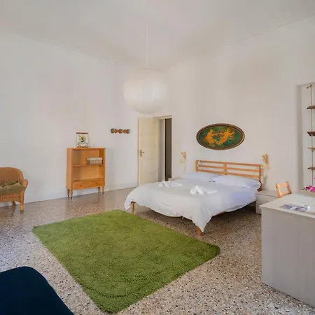 Living Simply アパート カターニア